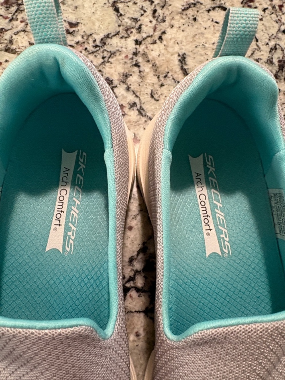 Skechers Arch support Women's Slip-On Sneakers - Light Gray size 7.5 EUC - Picture 5 of 7